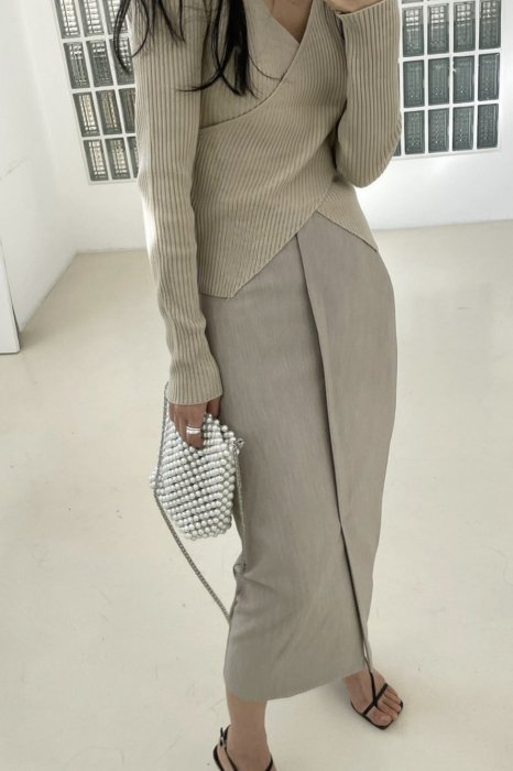 front slit long skirt<br>beige