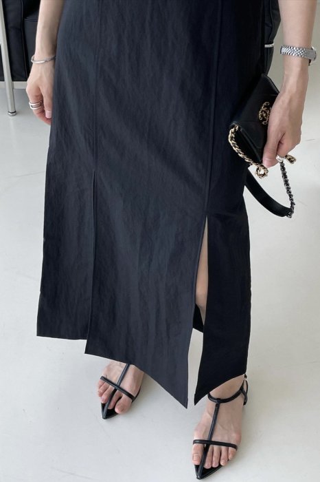 double slit maxi skirt<br>black