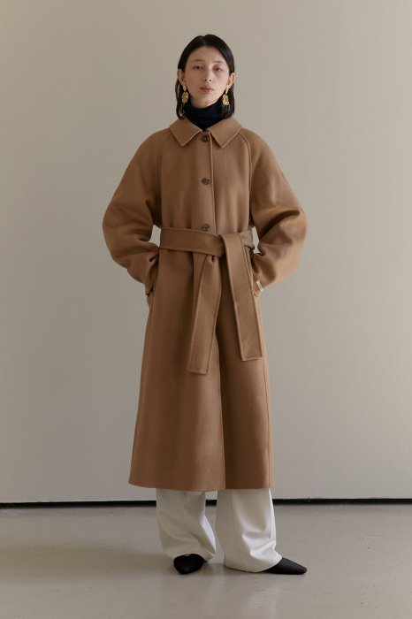 wool 100%<br>single back pleated<br>hand made coat<br>camel