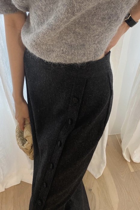 wool button skirt<br>charcoal