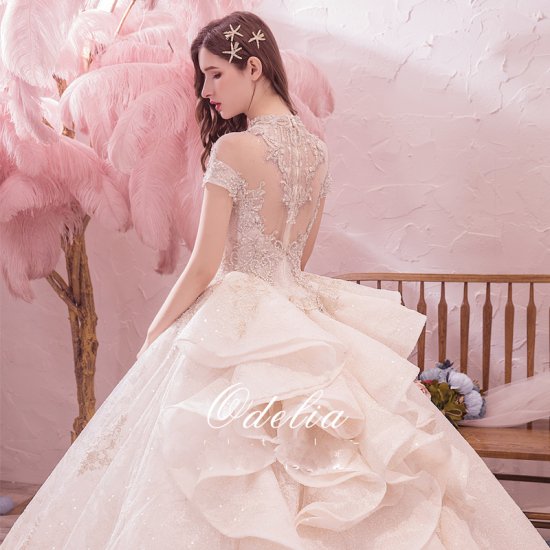ロングテール プリンセスライン ピンク ホワイトウェディングドレス