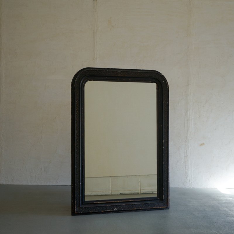 -black frame mirror