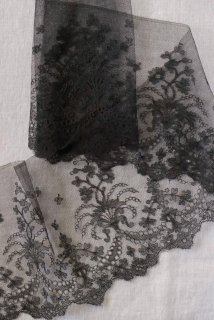 Antique lace(noir)