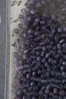 Antique beads (violet)