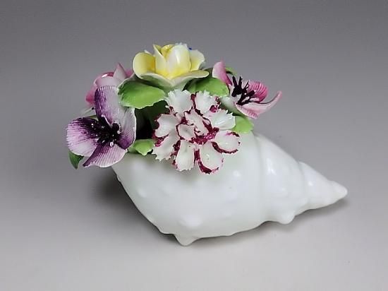 ロイヤルドルトン「フラワーセラーズ」置物　 Dalton ROYAL DOULTON ロイヤルドルトン 陶磁花 置物