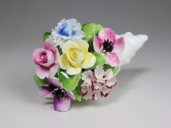 ロイヤルドルトン「フラワーセラーズ」置物　 Dalton ROYAL DOULTON ロイヤルドルトン 陶磁花 置物