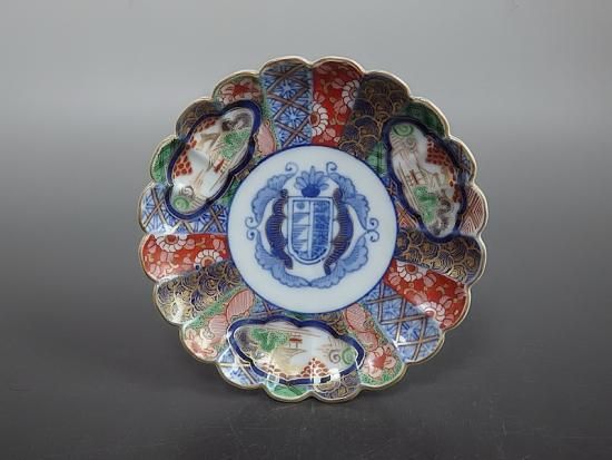 大聖寺伊万里 金襴手 紋章に菊花皿 5寸皿