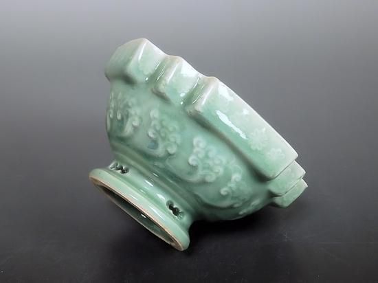 三田青磁 江戸後期 霊芝雲文 青海波陽刻 青磁 台鉢 鉢 盃洗 菓子器 王地山焼 三田青磁 江戸後期 霊芝雲文 青海波陽刻 青磁 台鉢 鉢 盃洗 菓子