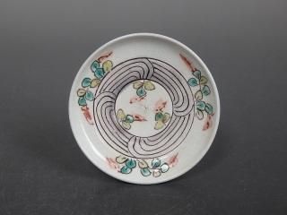 大聖寺伊万里　染錦　青海波に毘沙門亀甲紋　花の図　豆皿　E187AS-CIm お皿 - 古美術 双葉葵 ONLINE SHOP