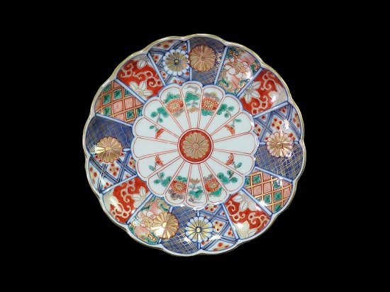 大聖寺伊万里 金襴手 菊花紋図 菊花形5寸皿