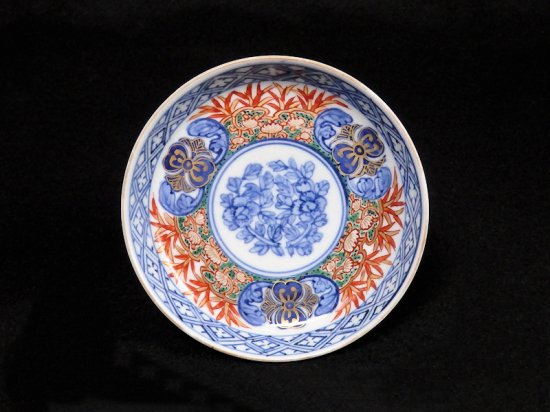 大聖寺伊万里 金襴手 草花紋に牡丹図 ４寸皿