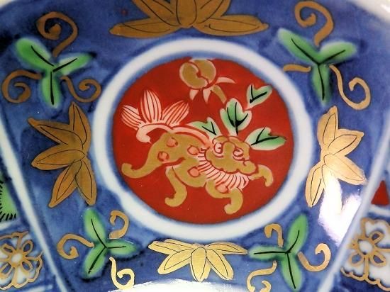 サマーセール35%オフ 大聖寺伊万里 花に唐獅子 丸紋に金唐草の図 膾皿