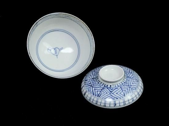 古伊万里 染付 格子紋に幾何学紋図 蓋茶碗 江戸期