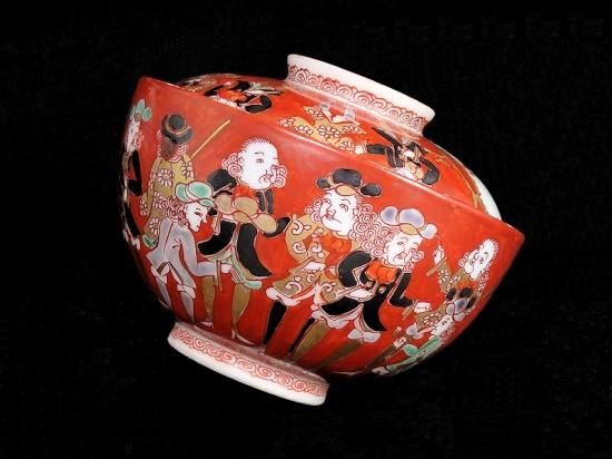 色絵五艘船文鉢(伊万里焼金襴手)を模した工芸品～南蛮絵大皿