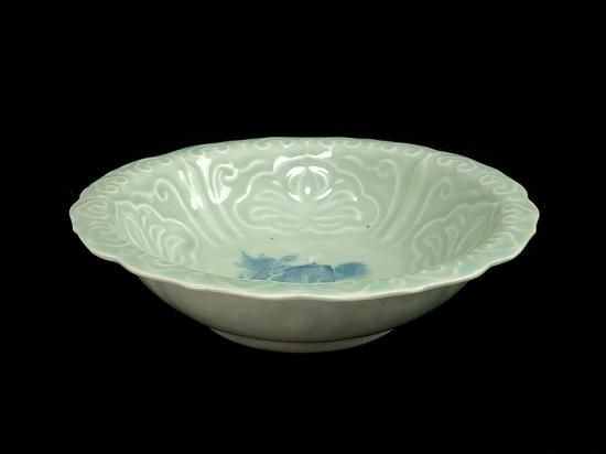 古伊万里 青磁 陽刻 麒麟図 膾皿 江戸後期 古伊万里 青磁 陽刻 麒麟図 膾皿 江戸後期