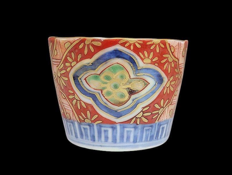 古伊万里 色絵 菊花四方襷紋に花図 蕎麦猪口 古伊万里 色絵 菊花四方襷紋に花図 蕎麦猪口