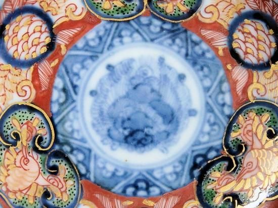大聖寺伊万里　金襴手　窓絵　花に鳳凰の図　豆皿　CYp 古伊万里 金襴手 窓絵桐に鳳凰 丸紋に花図 豆皿