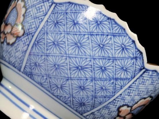 古伊万里 染錦 陽刻 葉文様 四方襷紋輪花鉢 向付