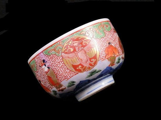 大聖寺伊万里 金襴手 毘沙門亀甲紋に唐人図 りん茶碗