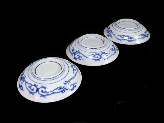 大聖寺伊万里 金襴手 窓絵 松竹梅に牡丹図 4寸皿 3枚セット