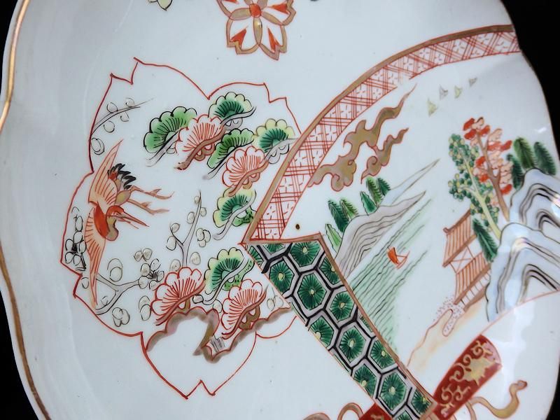 古伊万里 色絵 桜散しに巻物の図8寸皿 古伊万里 色絵 桜散しに巻物の図8寸皿