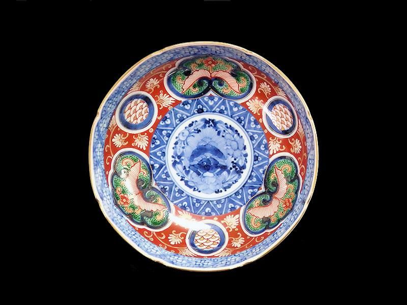 大聖寺伊万里　金襴手　欄干に唐人の図　５寸皿 　N1337AS-BHf 大聖寺伊万里 金襴手 五艘船に阿蘭陀人図 6寸皿
