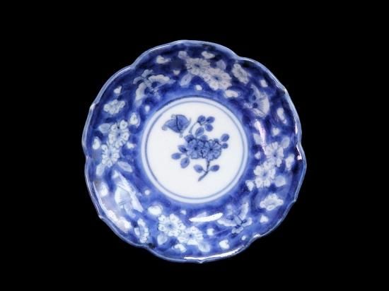 最も  桜に蝶図 染付 古伊万里 3寸皿 手塩皿 豆皿 工芸品