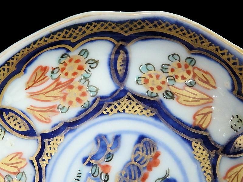 古伊万里 金襴手 陽刻窓絵花図 豆皿