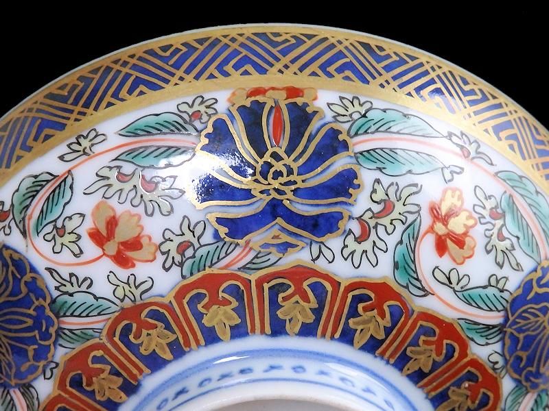 古伊万里 金襴手 瓔珞紋に花図 蓋茶碗 江戸期 古伊万里 金襴手 瓔珞紋に花図 蓋茶碗 江戸期