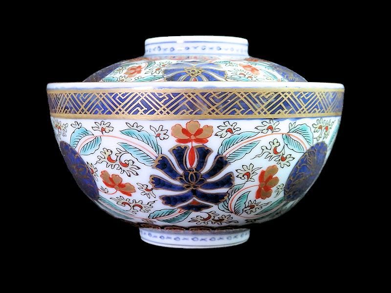 古伊万里 金襴手 瓔珞紋に花図 蓋茶碗 江戸期 古伊万里 金襴手 瓔珞紋に花図 蓋茶碗 江戸期