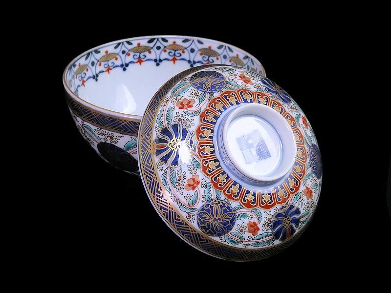 古伊万里 金襴手 瓔珞紋に花図 蓋茶碗 江戸期 古伊万里 金襴手 瓔珞紋に花図 蓋茶碗 江戸期