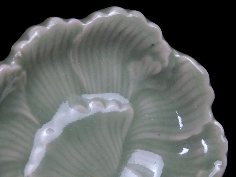 三田青磁 牡丹の図 手塩皿