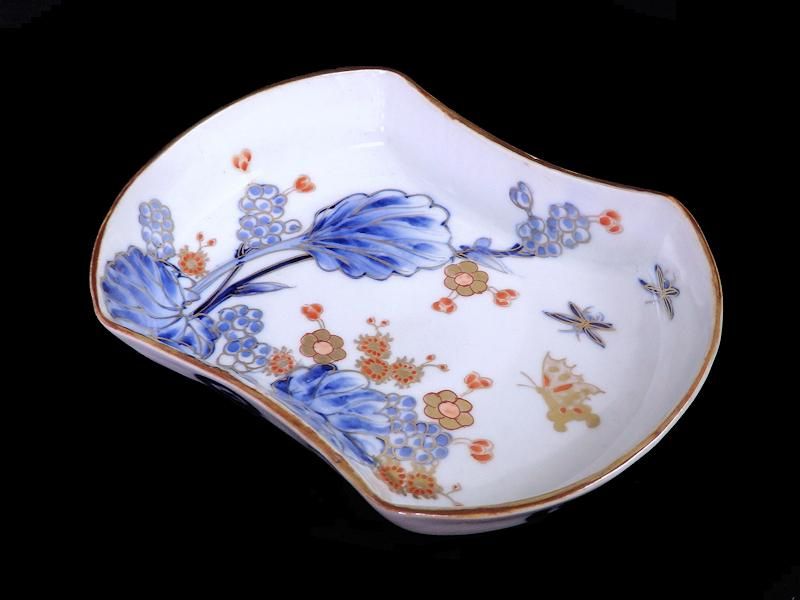 伊万里 染錦 蝶に草花紋の図 分銅形変形皿 5枚セット 伊万里 染錦 蝶に草花紋の図 分銅形変形皿 5枚セット