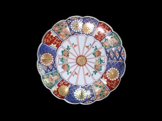 大聖寺伊万里 金襴手 菊花紋図 菊花形8寸皿 大聖寺伊万里 金襴手 菊花紋図 菊花形8寸皿