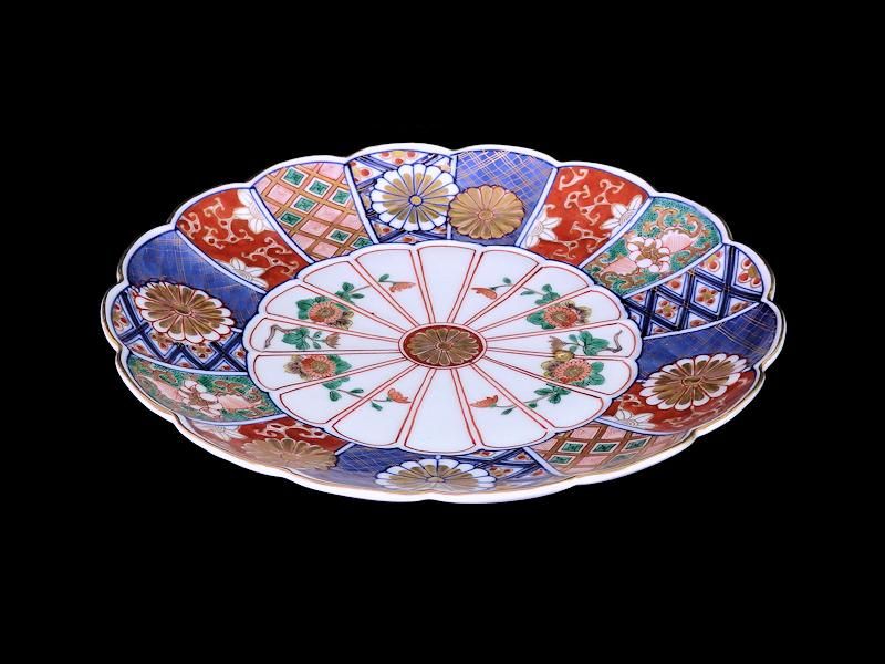 大聖寺伊万里 金襴手 菊花紋図 菊花形8寸皿 大聖寺伊万里 金襴手 菊花紋図 菊花形8寸皿