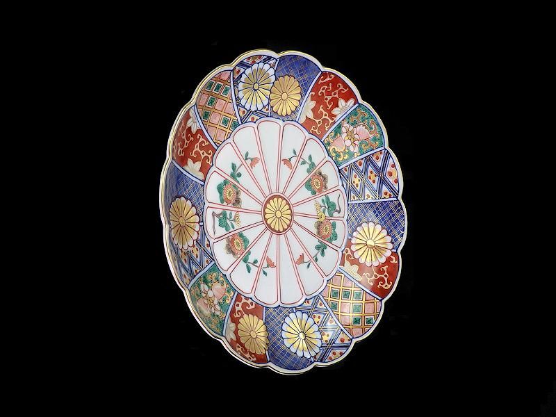 大聖寺伊万里 金襴手 菊花紋図 菊花形8寸皿 大聖寺伊万里 金襴手 菊花紋図 菊花形8寸皿