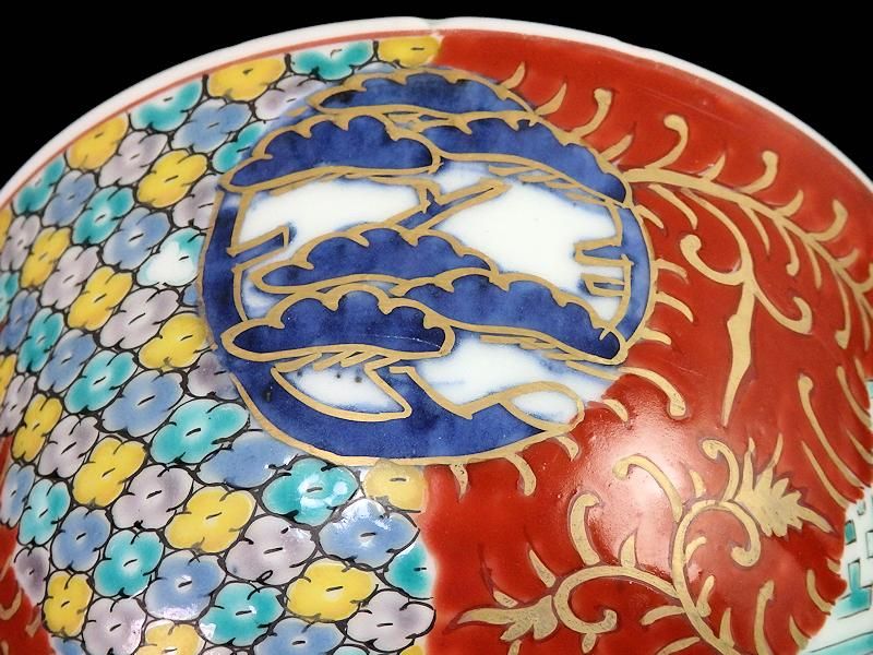 古伊万里 金襴手 紗綾形紋に金唐草 丸紋に松竹梅図 大振蓋茶碗