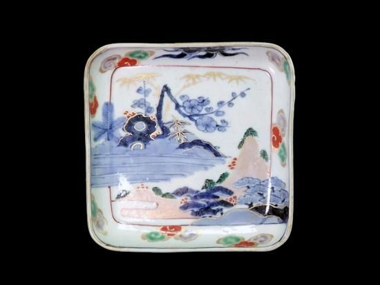 古伊万里 染錦 山水に松竹梅図 角皿 古伊万里 染錦 山水に松竹梅図 角皿
