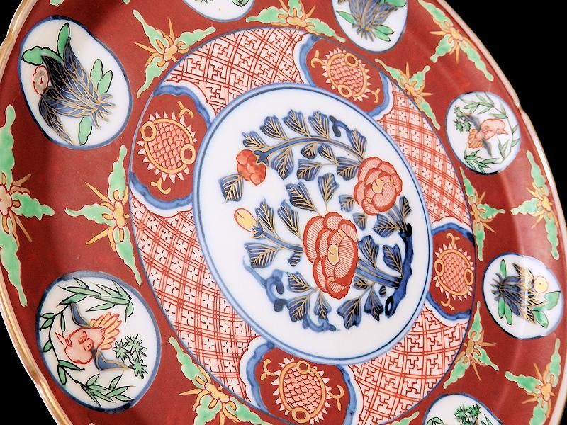 大聖寺伊万里　金襴手　丸紋に花鳥紋　牡丹の図　８寸皿　B351AS-CVe 大聖寺伊万里 金襴手 丸紋に花鳥紋 牡丹の図 8寸皿 B351AS-CVe