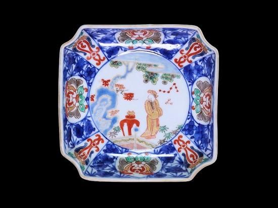 大聖寺伊万里 染錦 紅葉に唐人図 四方角皿 大聖寺伊万里 染錦 紅葉に唐人図 四方角皿