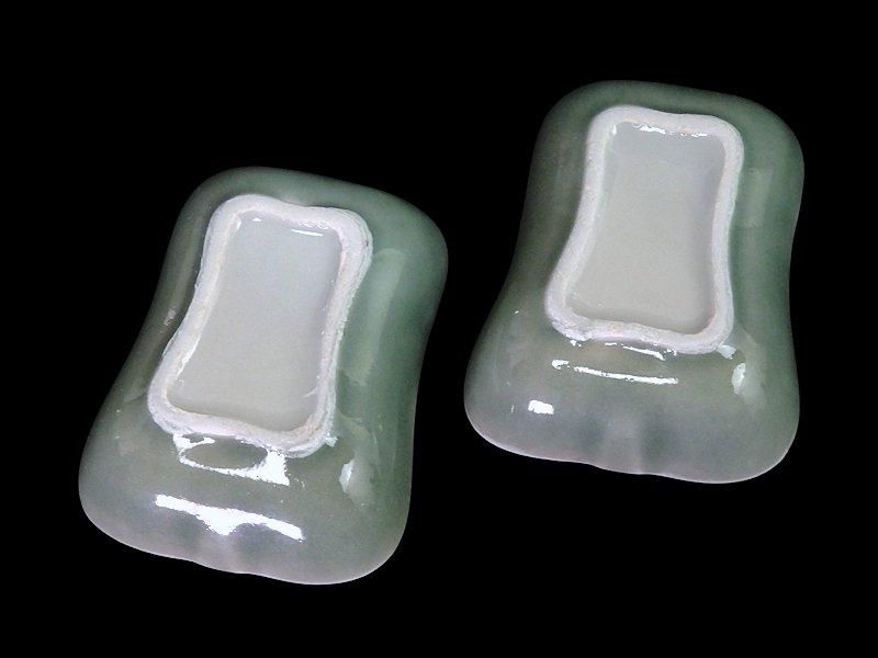 伊万里　瀬戸　青磁　軍配の図　変形豆皿　2枚　珍品　E667AS-fbsf 伊万里 瀬戸 青磁 軍配形変形豆皿 2枚セット