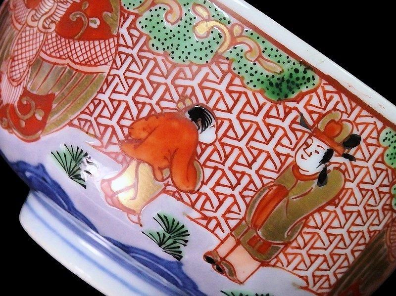 大聖寺伊万里 金襴手 毘沙門亀甲紋に唐人図 りん茶碗
