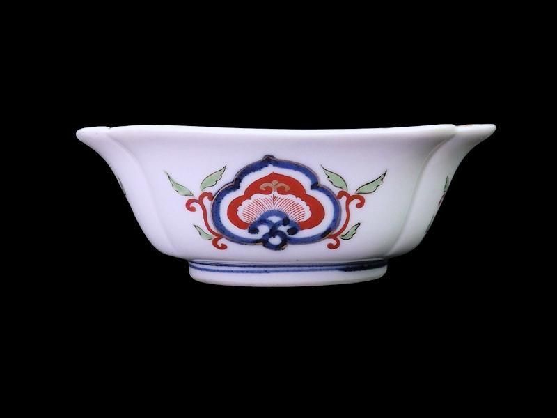 大聖寺伊万里　金襴手　窓絵　牡丹に菊　獅子の図　四方角向付　B347AS-CWq 大聖寺伊万里 金襴手 牡丹に菊 窓絵獅子図 四方角向付