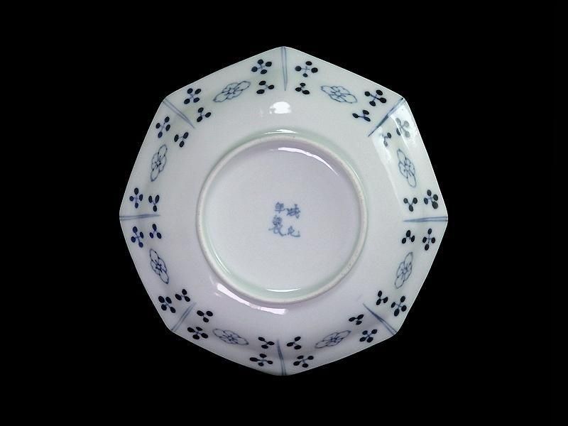 古伊万里　青海波に墨弾籠目紋　楼閣山水に花の図　八角皿２枚F205AS-fbud 古伊万里 染錦 青海波に墨弾籠目紋 楼閣山水に花図 八角皿 2枚