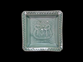 大幅値下げ‼️「古伊万里」印判葉に牡丹蝶文壷 工芸品