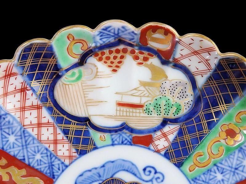 大聖寺伊万里　金襴　紋章に菊花　5寸 大聖寺伊万里 金襴手 紋章に菊花皿 5寸皿