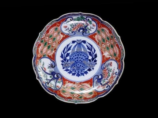 大聖寺伊万里　金襴手　窓絵　松竹梅に獅子の図　８寸皿　F246 AS-CZr 大聖寺伊万里 金襴手 窓絵 松竹梅に獅子の図 8寸皿 F246 AS-