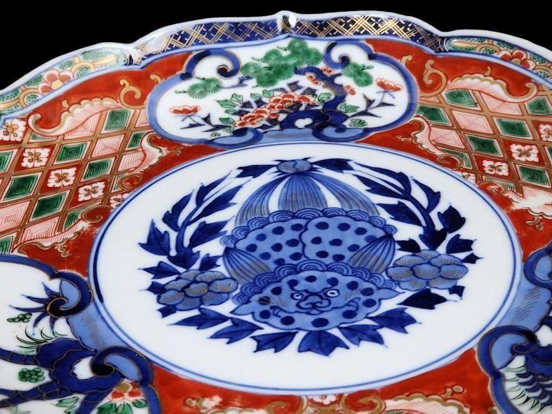 大聖寺伊万里 金襴手 窓絵松竹梅に唐獅子牡丹図 8寸皿