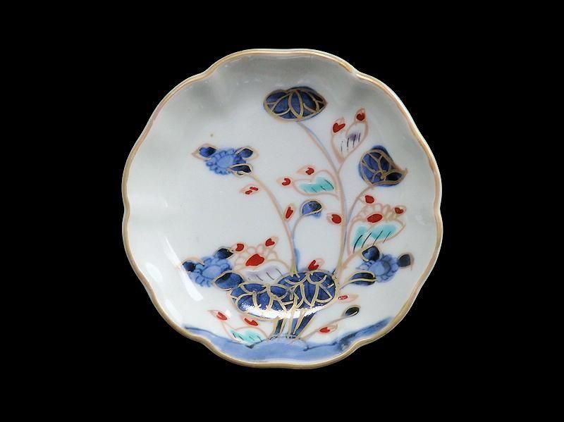 古伊万里 　染錦　河骨紋の図　手塩皿　3寸半皿　４枚 　D417AS-fbuw 古伊万里 染錦 河骨(こうほね)紋図 手塩皿 3寸半皿 4枚セット