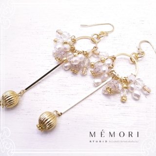   Circle with a drop pierced earring / White x Pearl MEMORI STUDIO